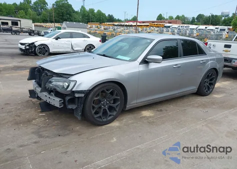 2018 Chrysler 300 300S z USA, uszkodzony, nr VIN 2C3CCABG4JH264070